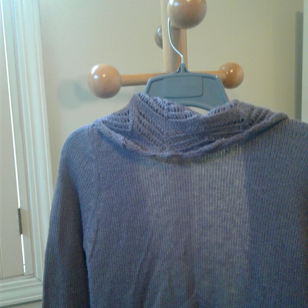Woman's Sweater - Picture 4 of 8